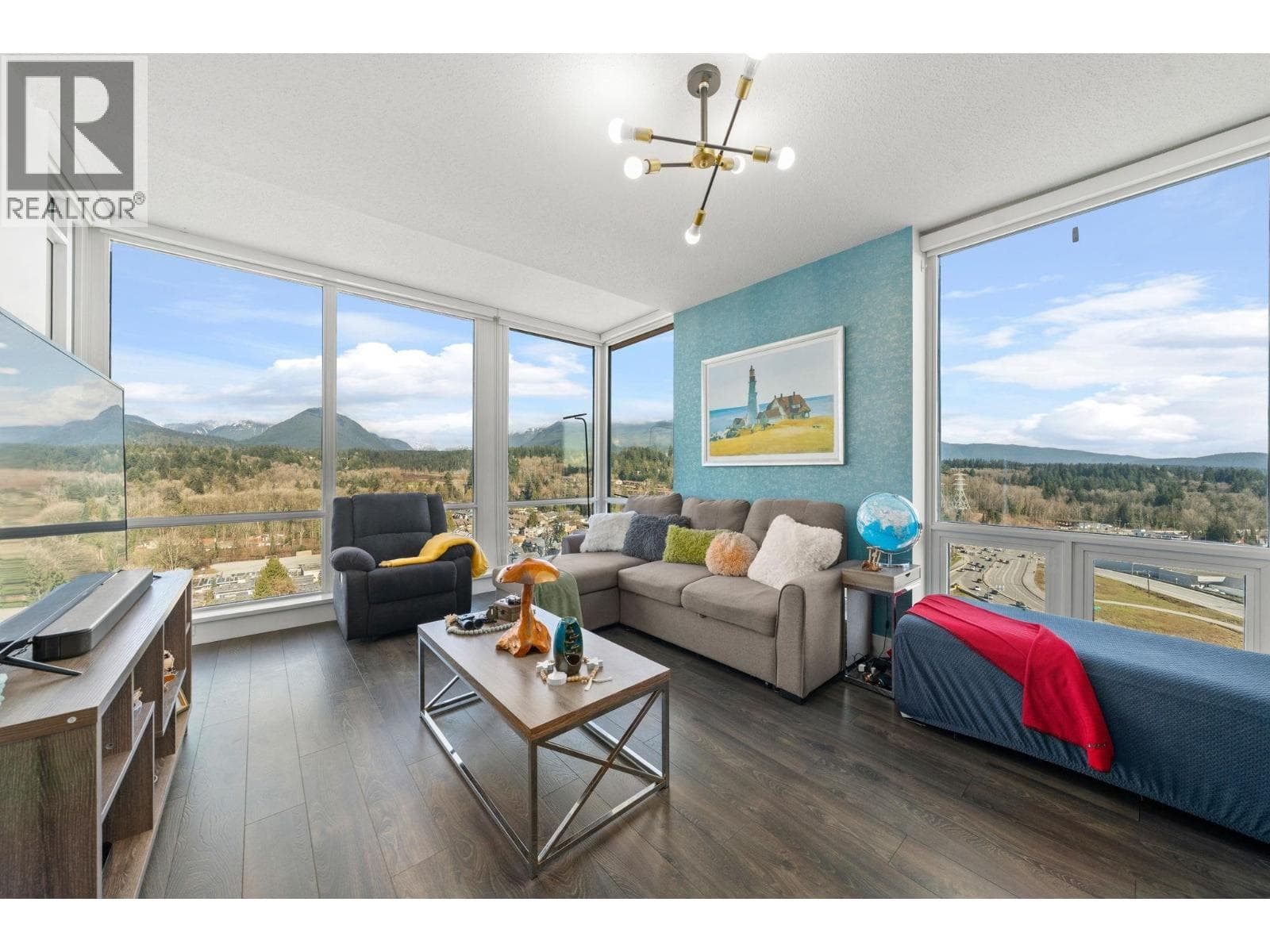 2202 1550 FERN STREET