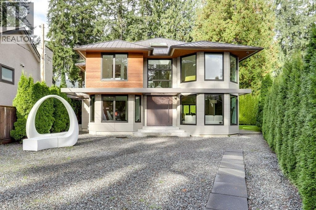 4577 CAPILANO ROAD