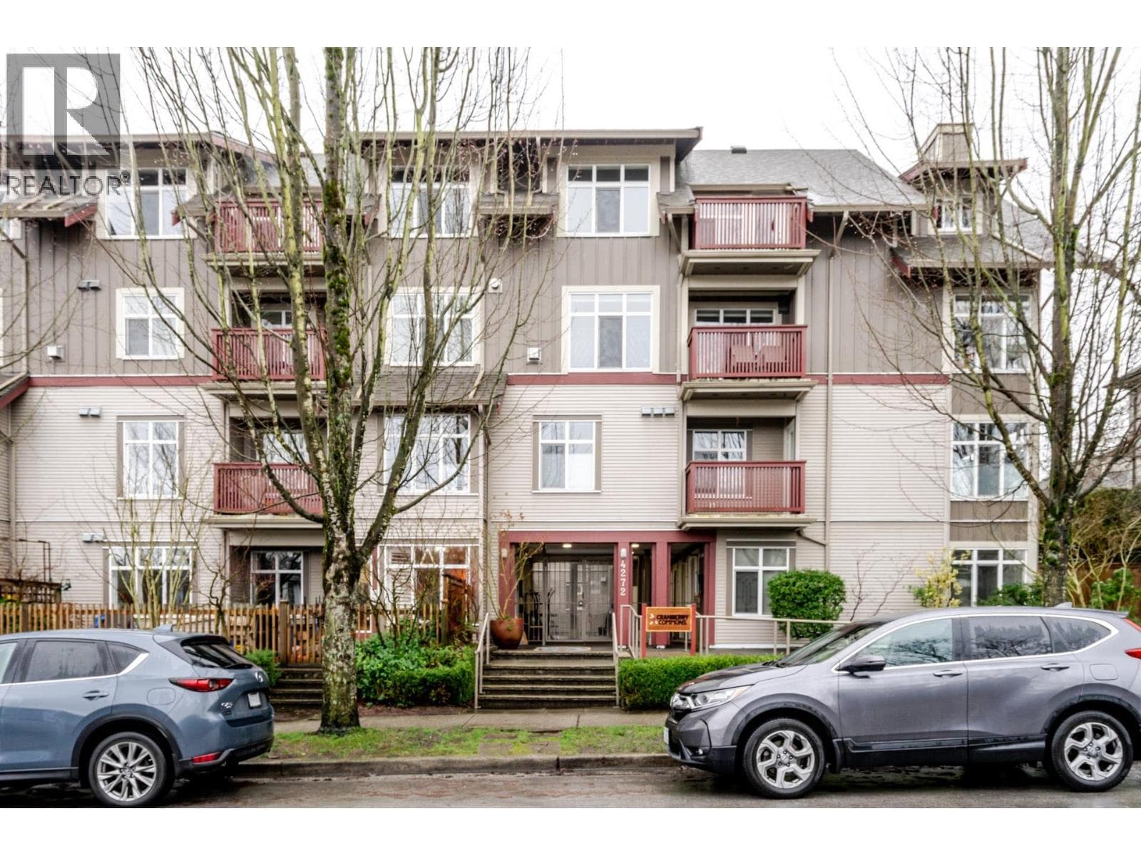 304 4272 ALBERT STREET