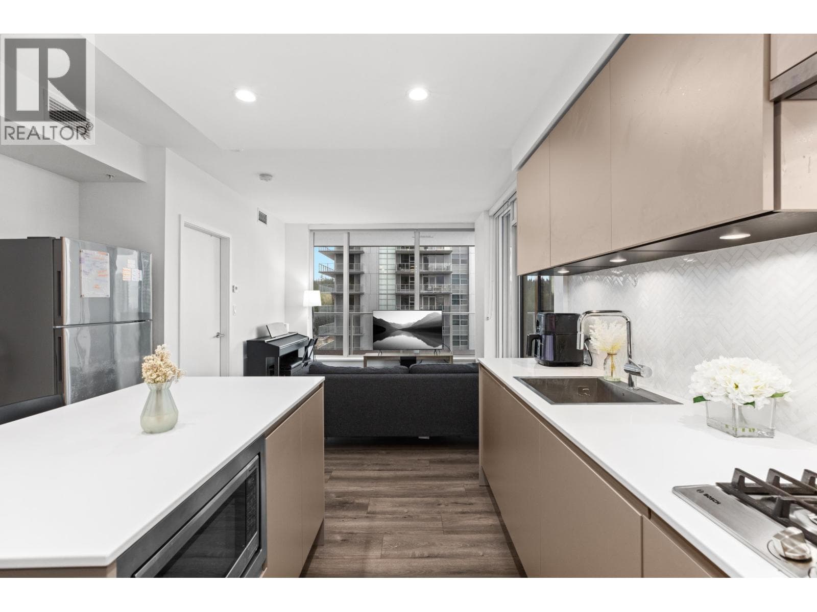 905 3833 EVERGREEN PLACE