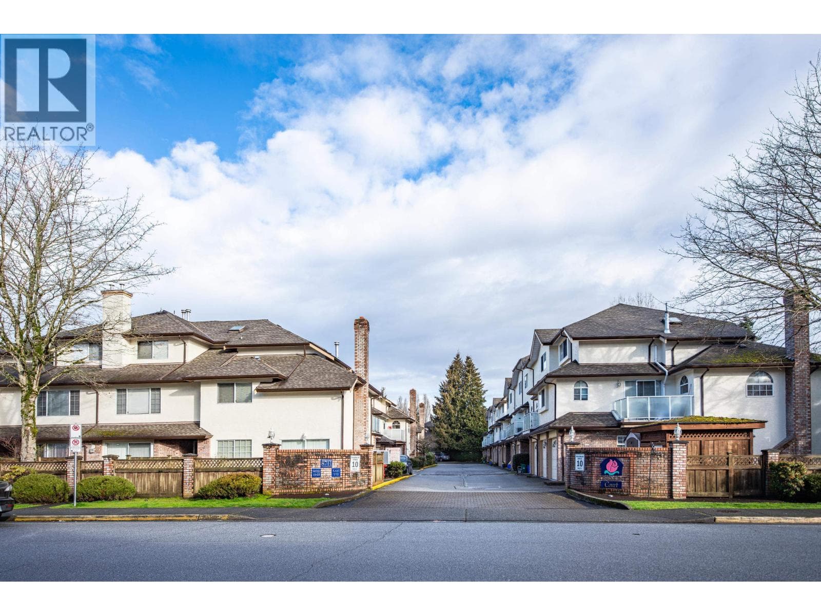 21 8711 GENERAL CURRIE ROAD