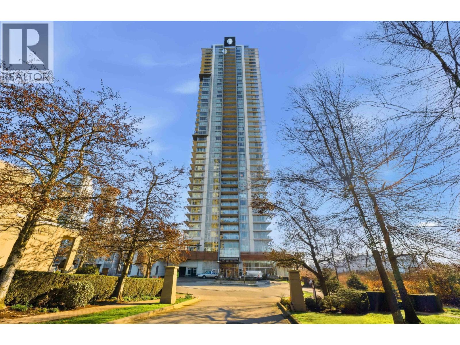 406 2388 MADISON AVENUE