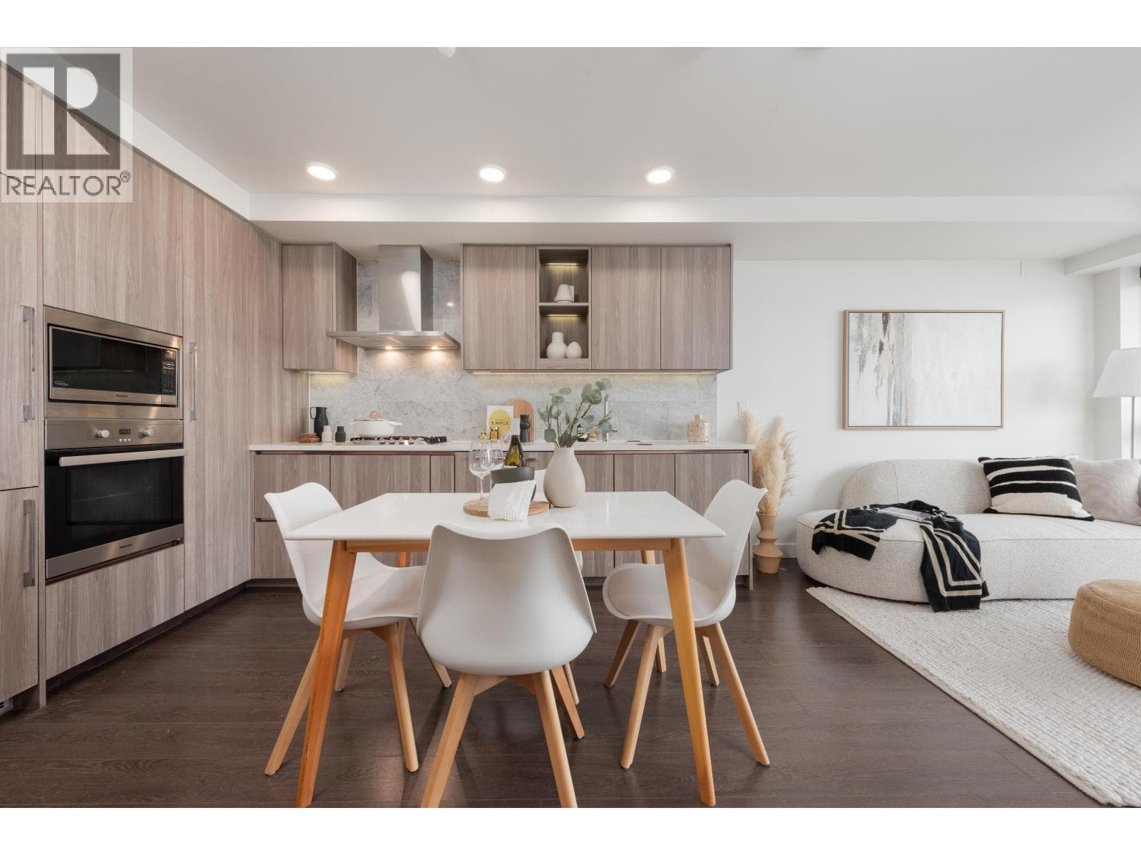 2105 433 SW MARINE DRIVE