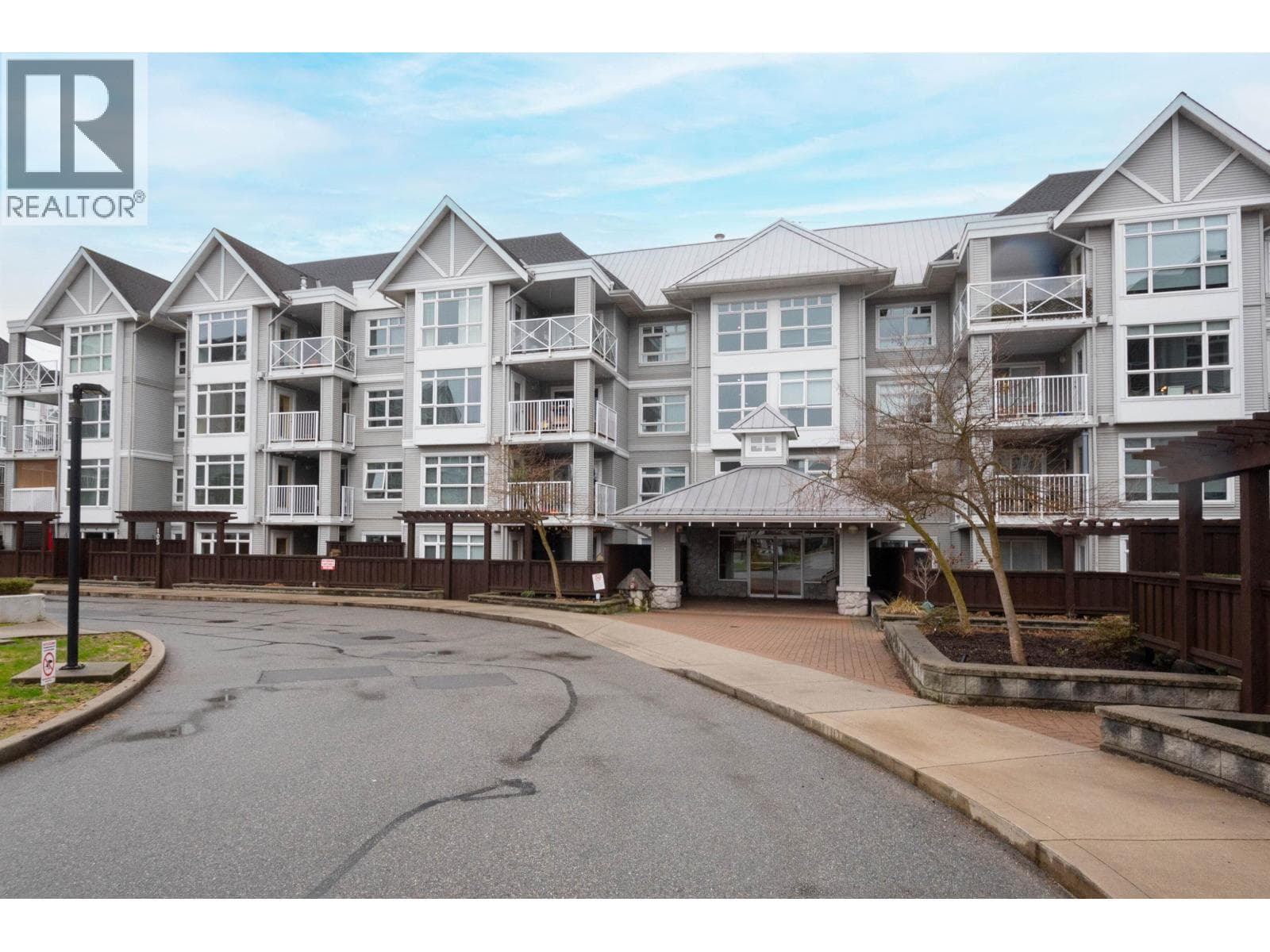 105 3136 ST JOHNS STREET