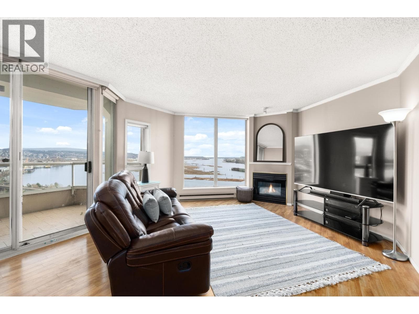 1404 71 JAMIESON COURT