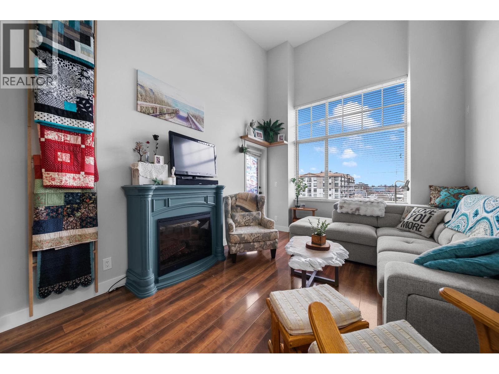 402 11935 BURNETT STREET