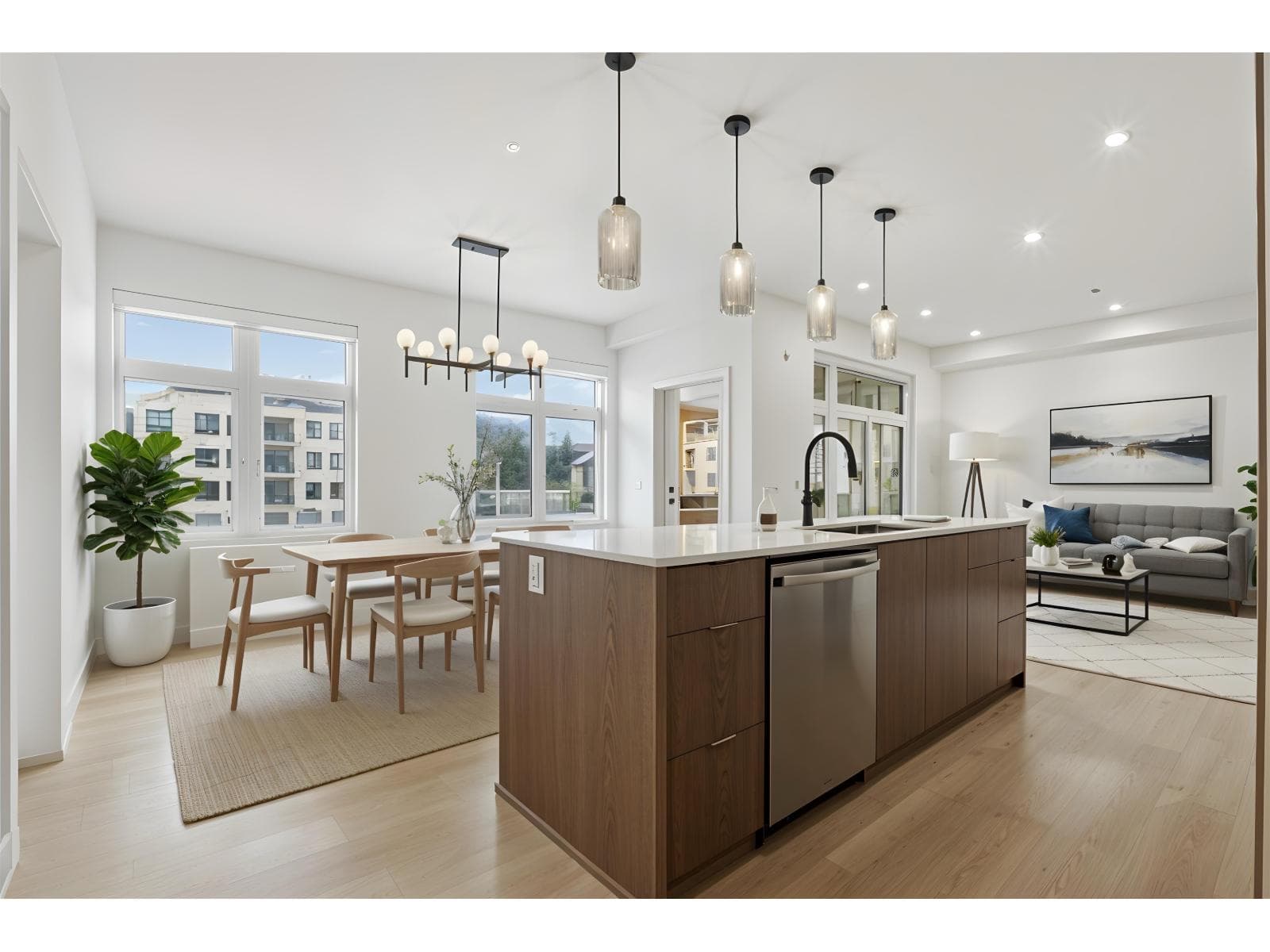 302 46187 THOMAS ROAD, Sardis East Vedder