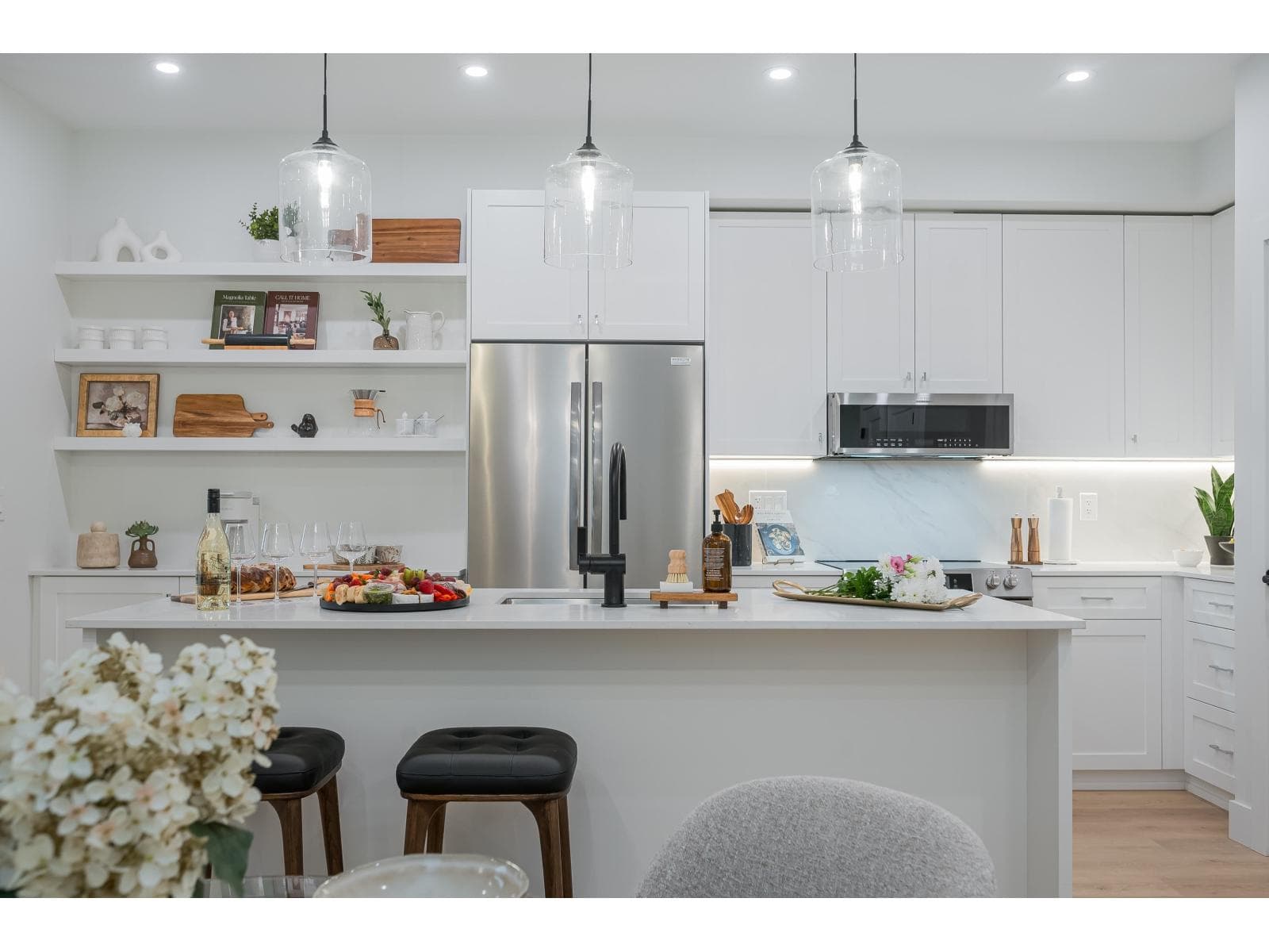 211 46187 THOMAS ROAD, Sardis East Vedder