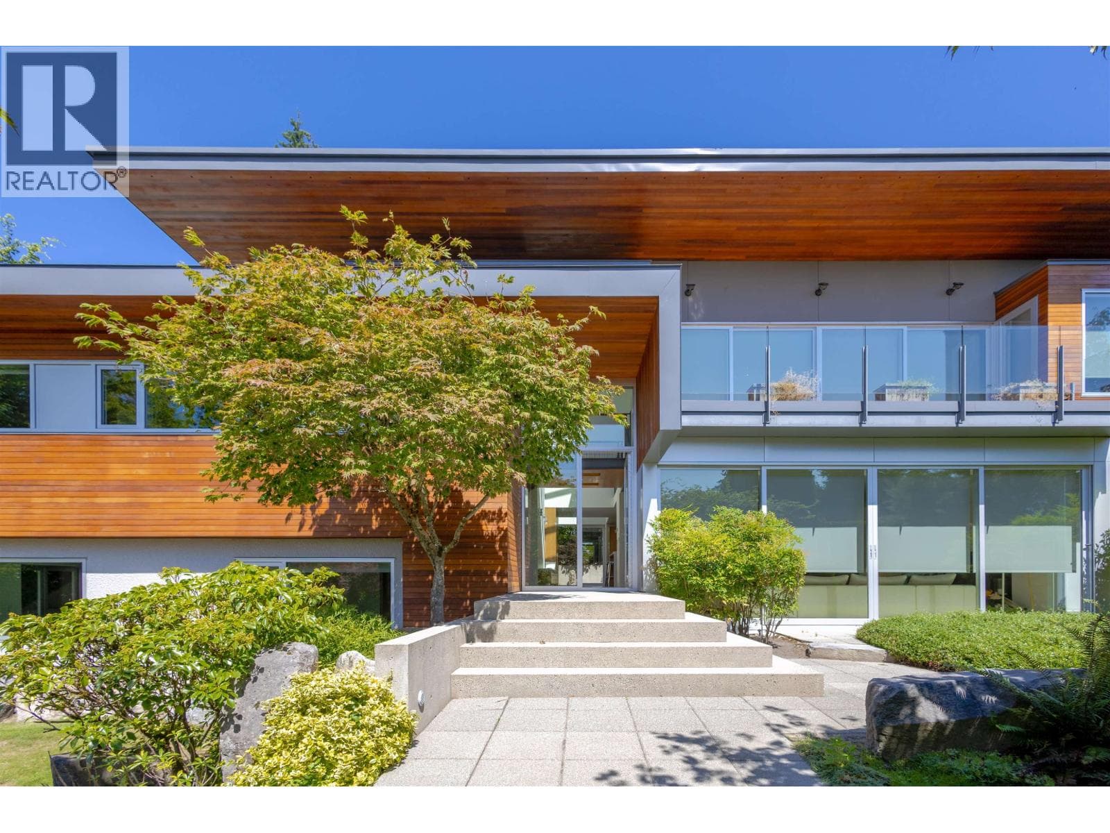 2924 ALTAMONT CRESCENT