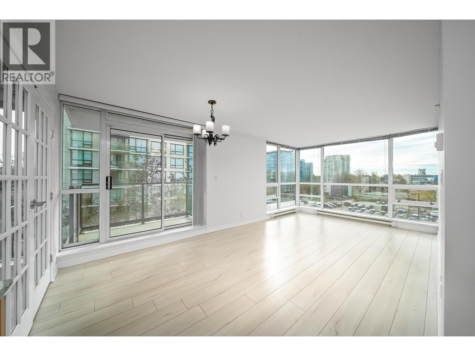 806 7555 ALDERBRIDGE WAY