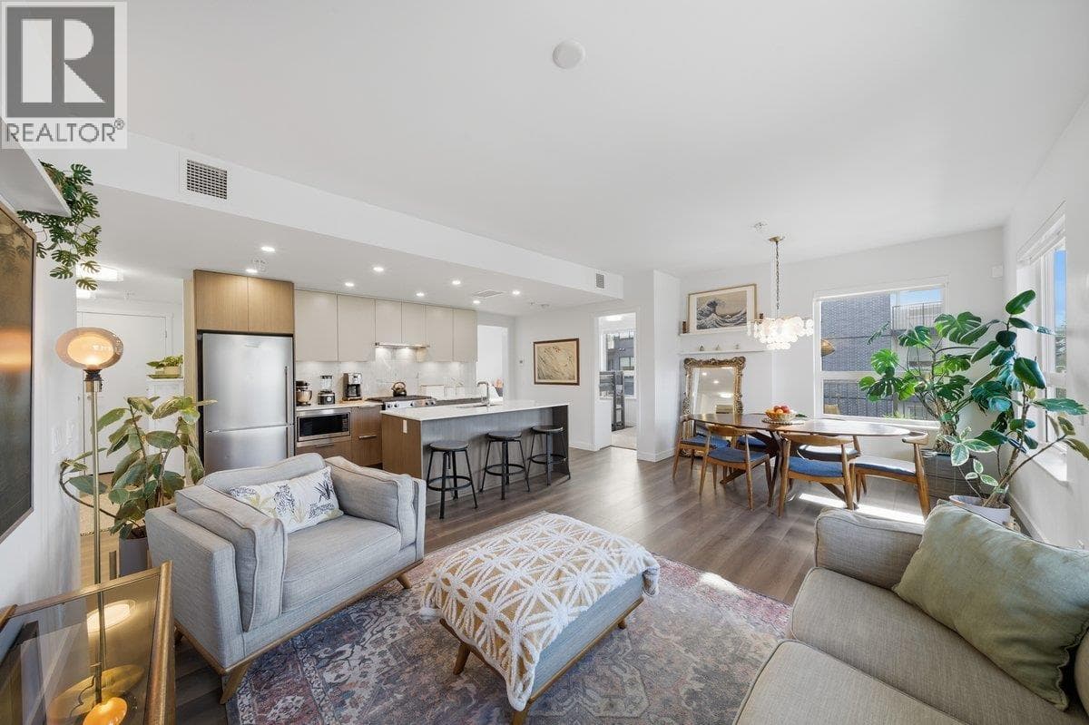 303 645 COMO LAKE AVENUE