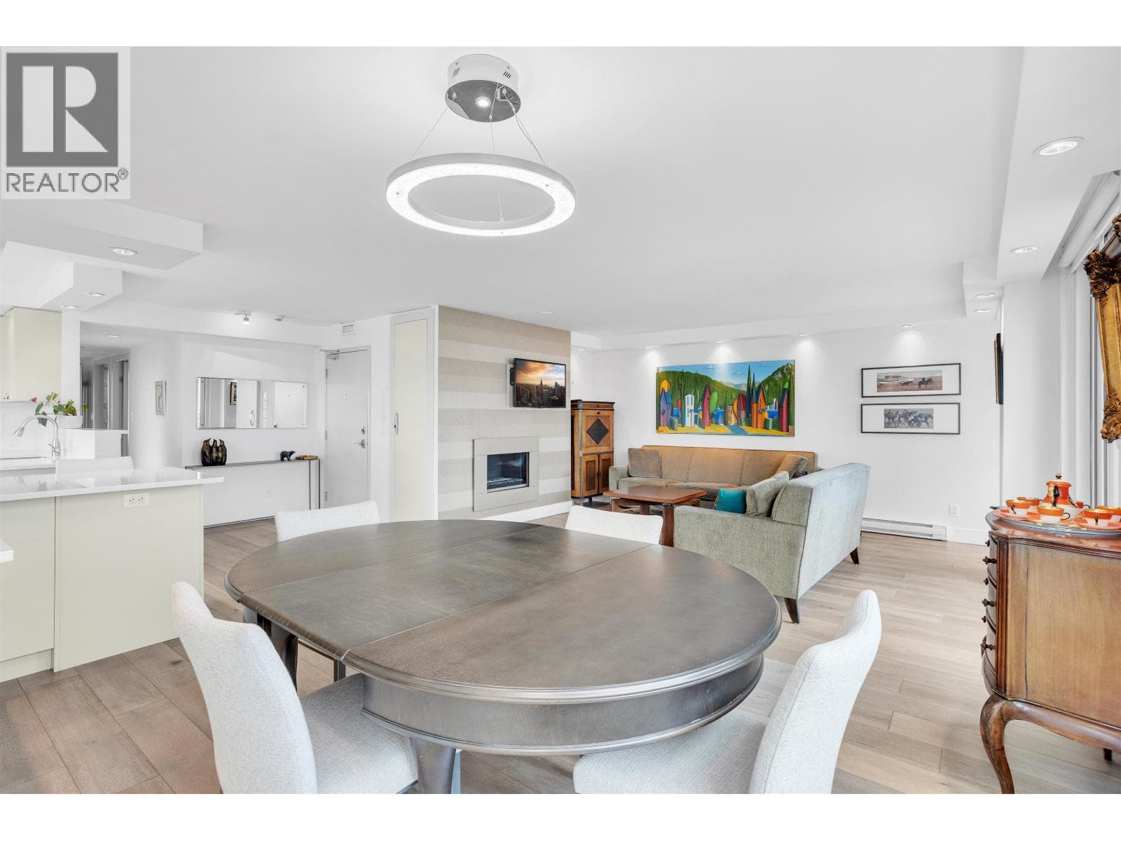 1002 1566 W 13TH AVENUE