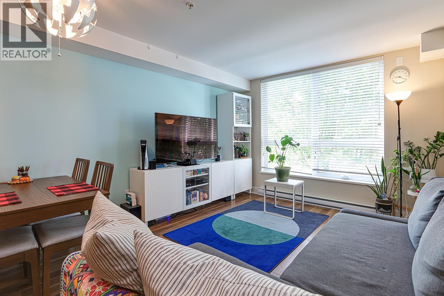 208 55 EIGHTH AVENUE