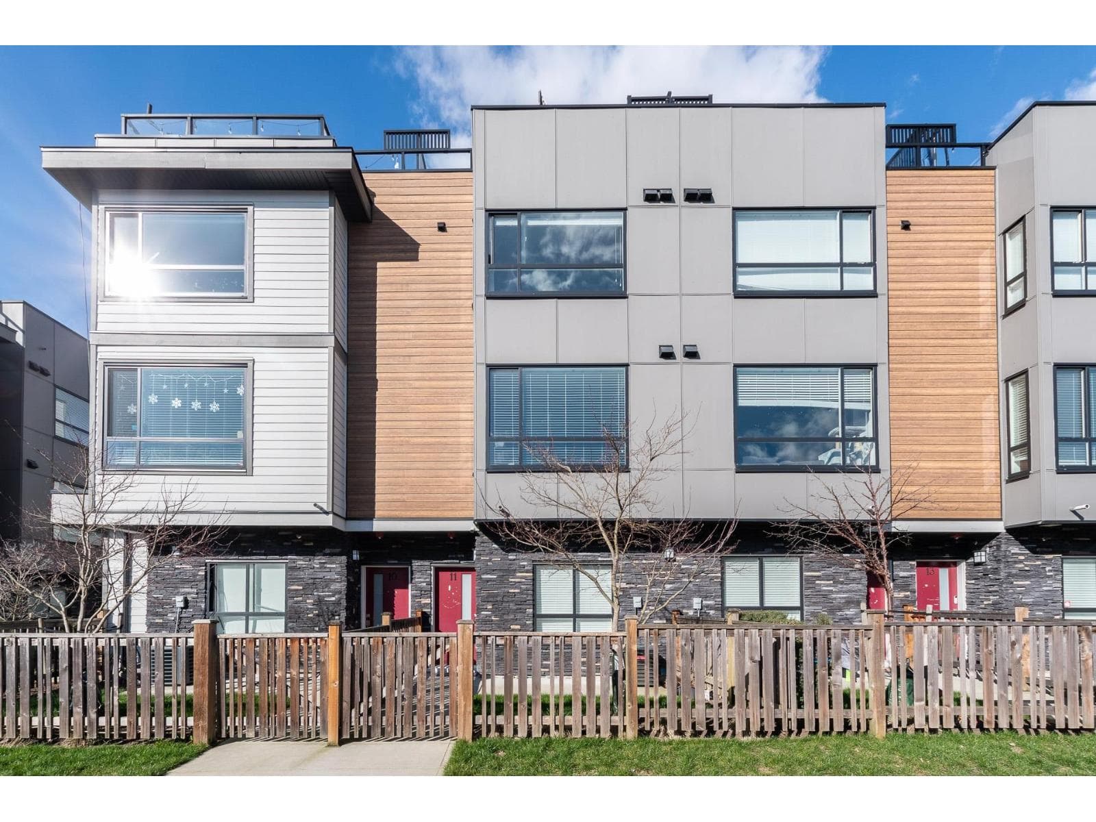 11 19631 55 A AVENUE