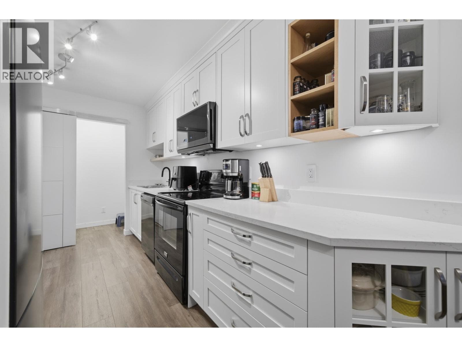 212 2620 FROMME ROAD