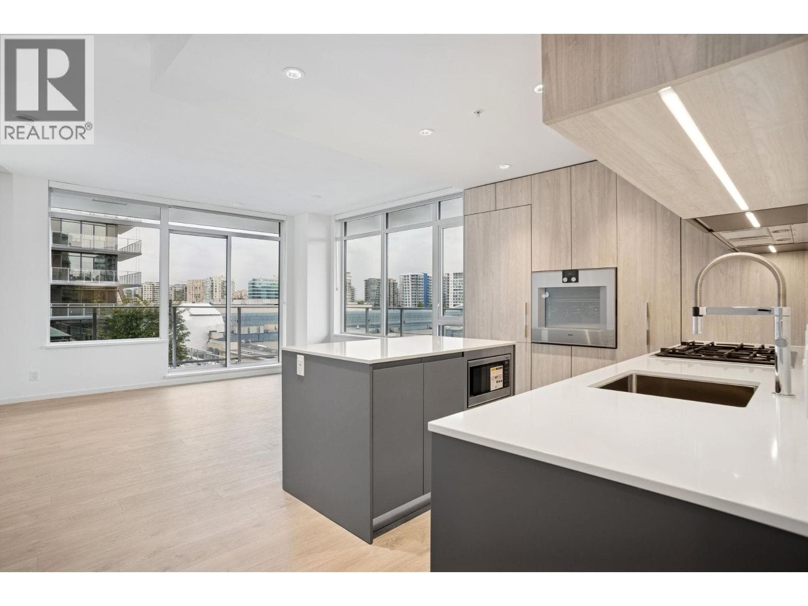 553 6500 MINORU BOULEVARD