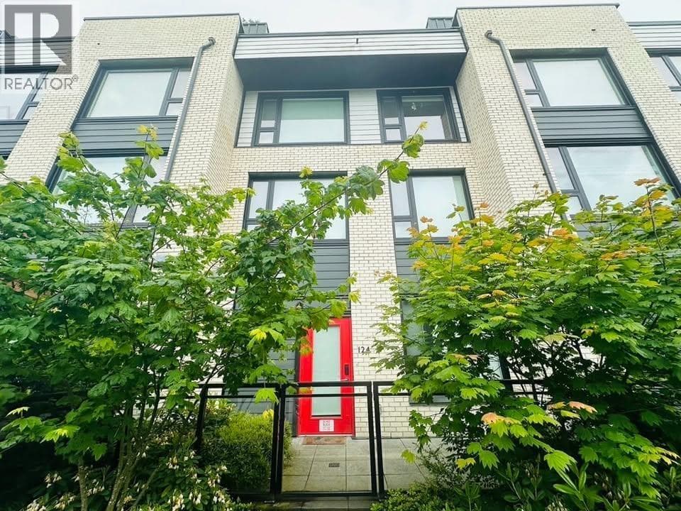 124 525 E 2ND STREET