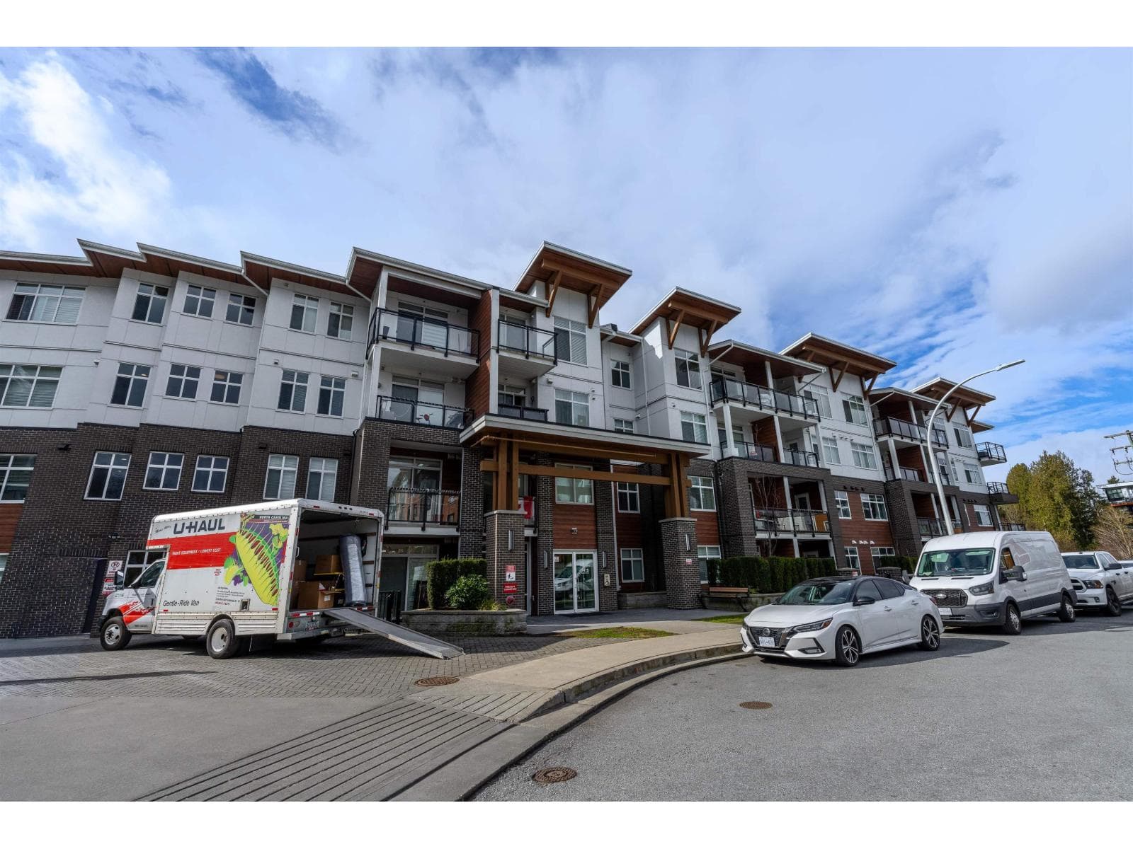 230 5415 BRYDON CRESCENT