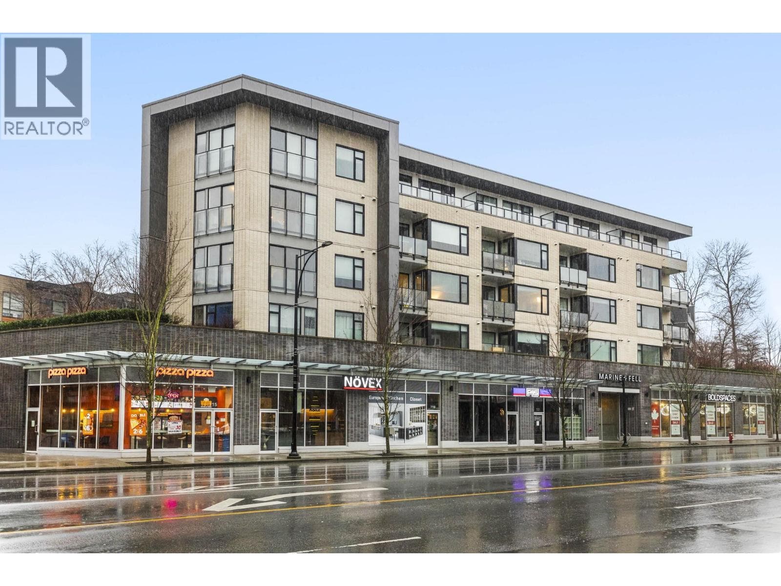 201 725 MARINE DRIVE