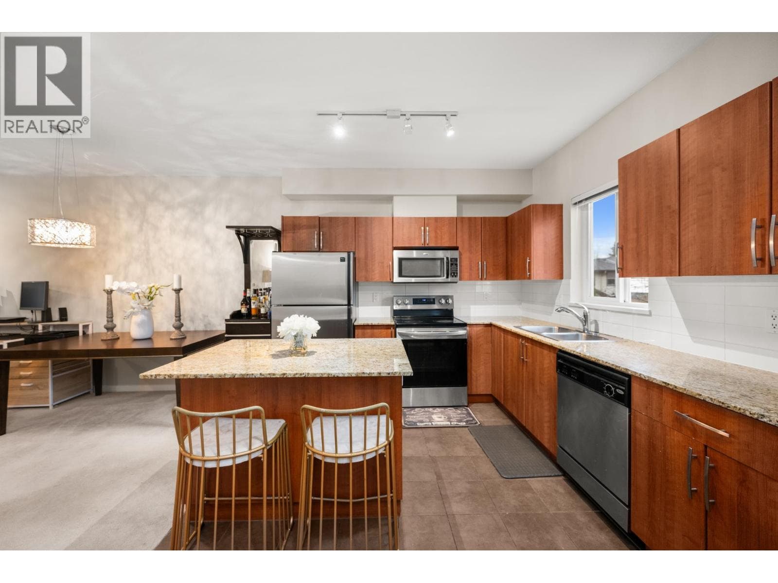 508 1661 FRASER AVENUE