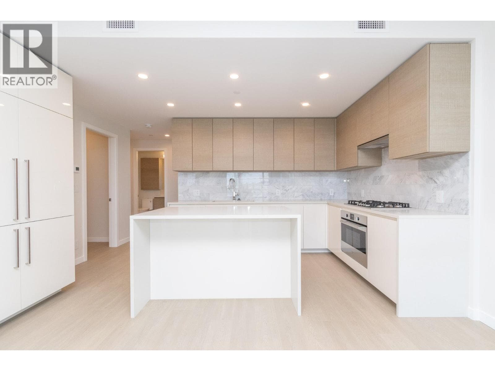 3101 2186 GILMORE AVENUE