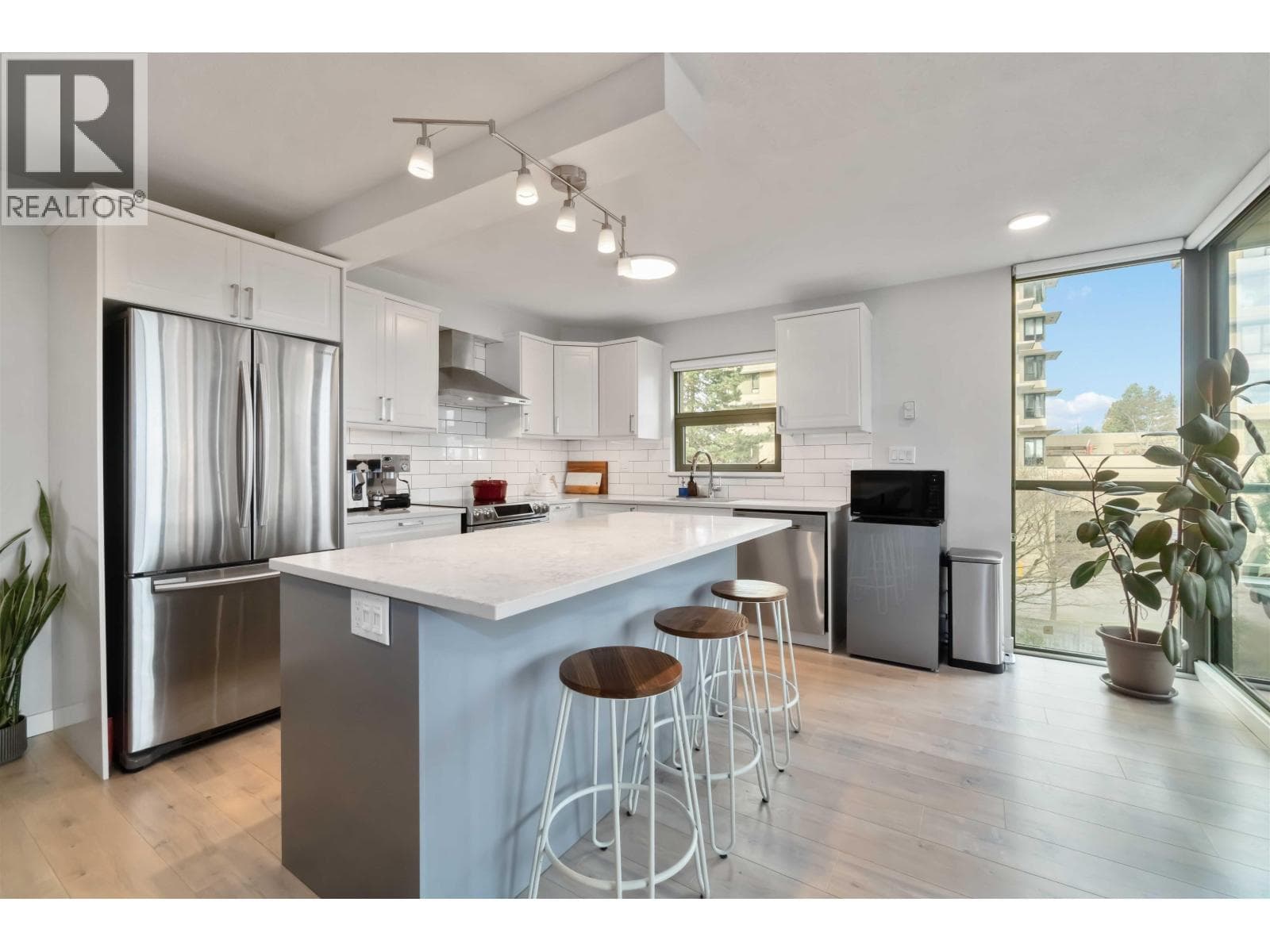 440 7288 ACORN AVENUE