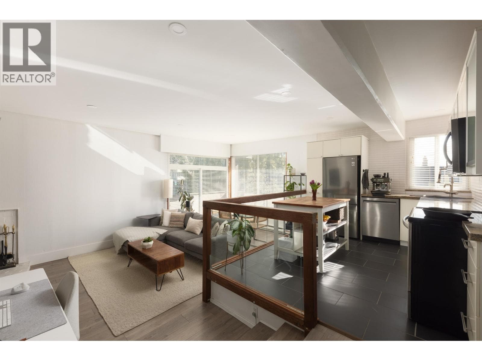 306 341 MAHON AVENUE