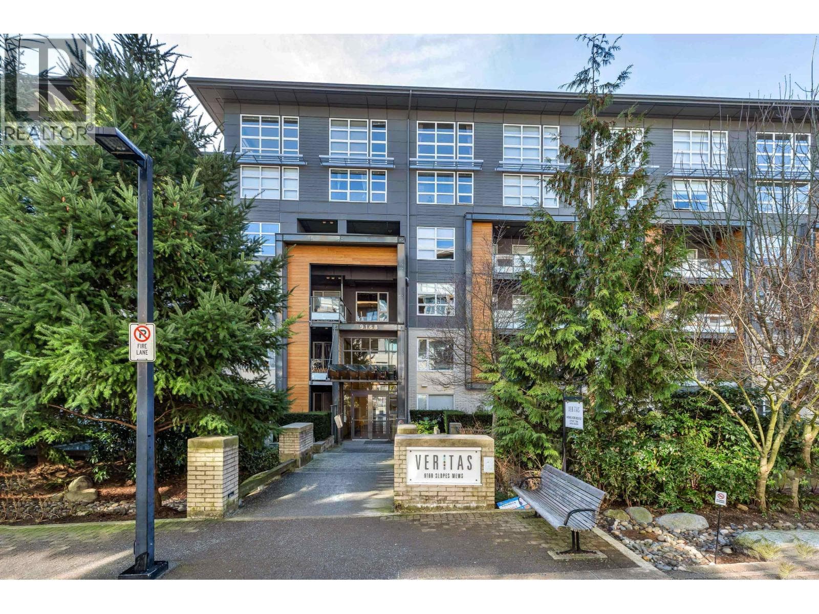 316 9168 SLOPES MEWS