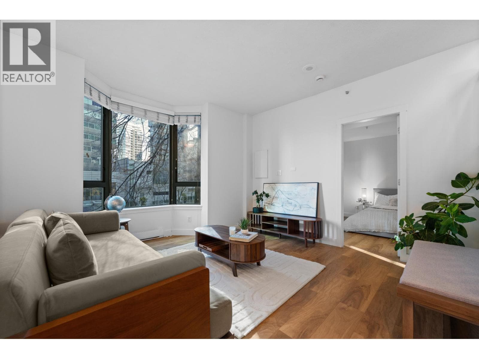 203 1238 MELVILLE STREET