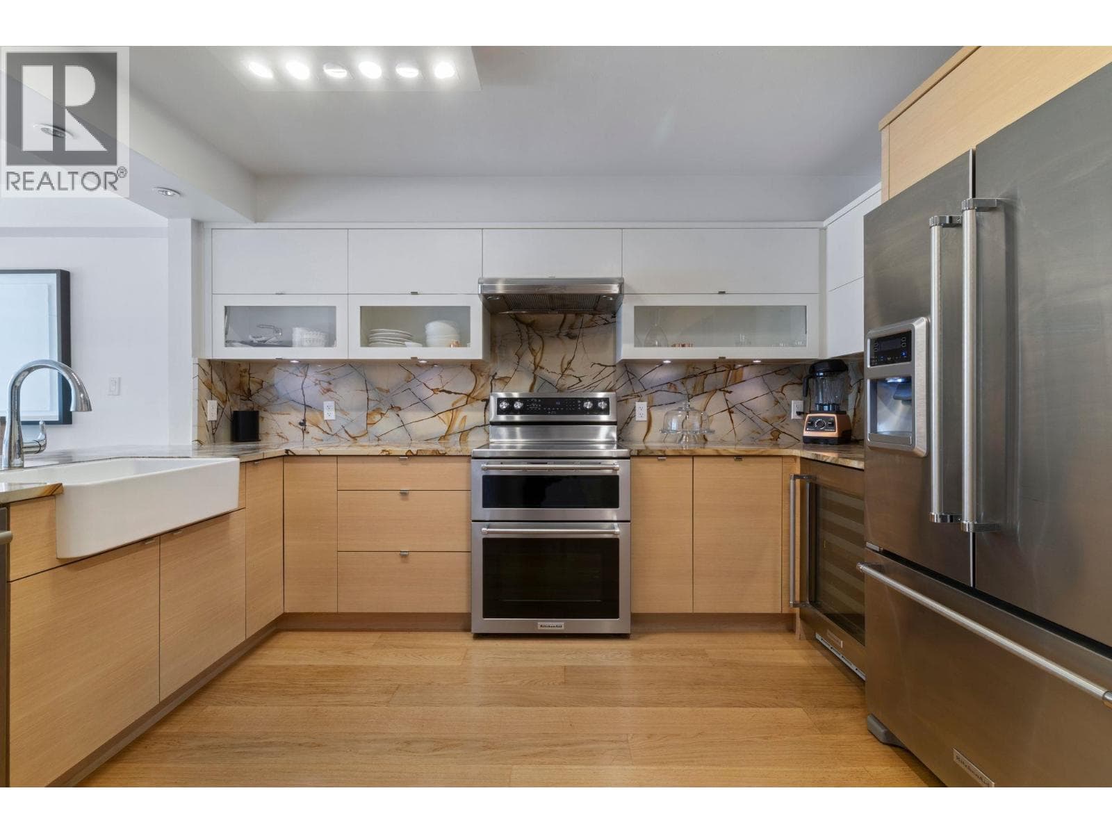 303 1501 HOWE STREET