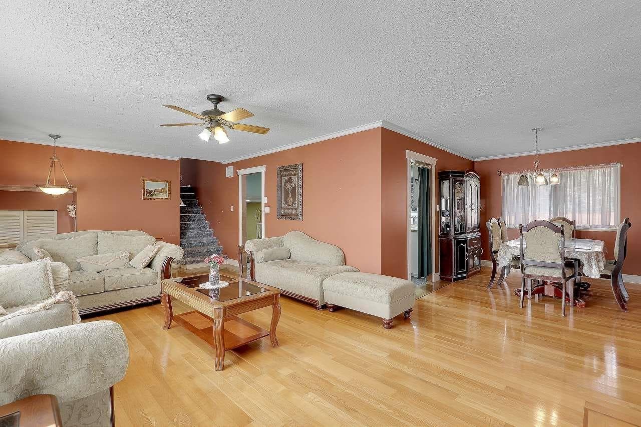 8947 URSUS CRESCENT CRESCENT