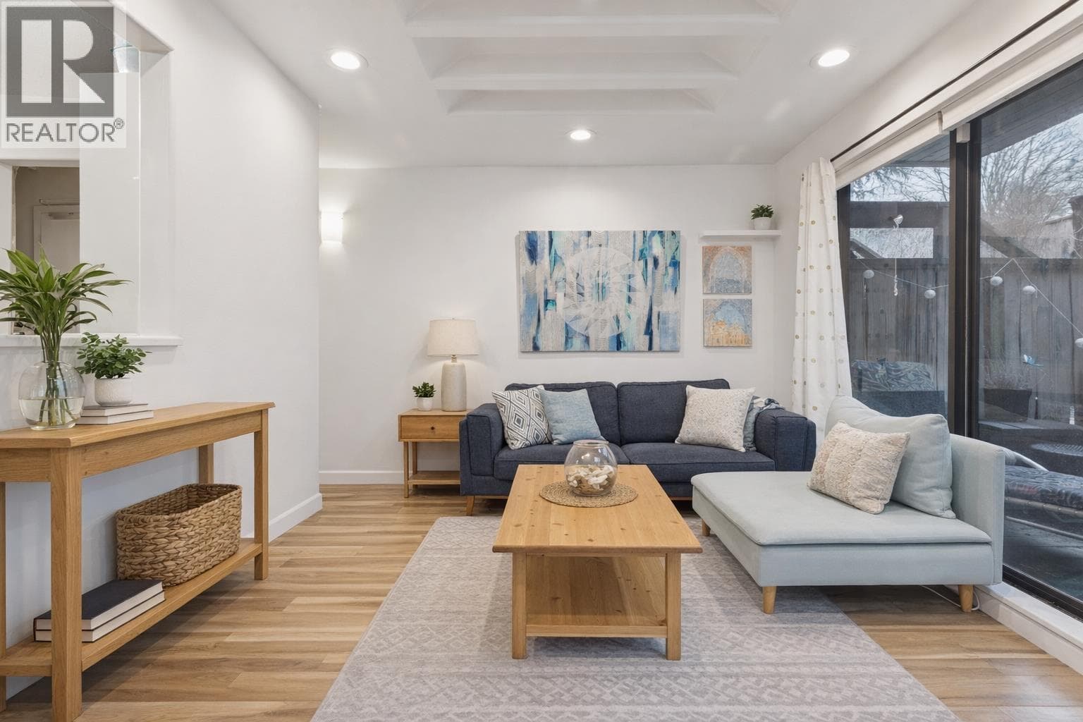 107 350 E 5TH AVENUE