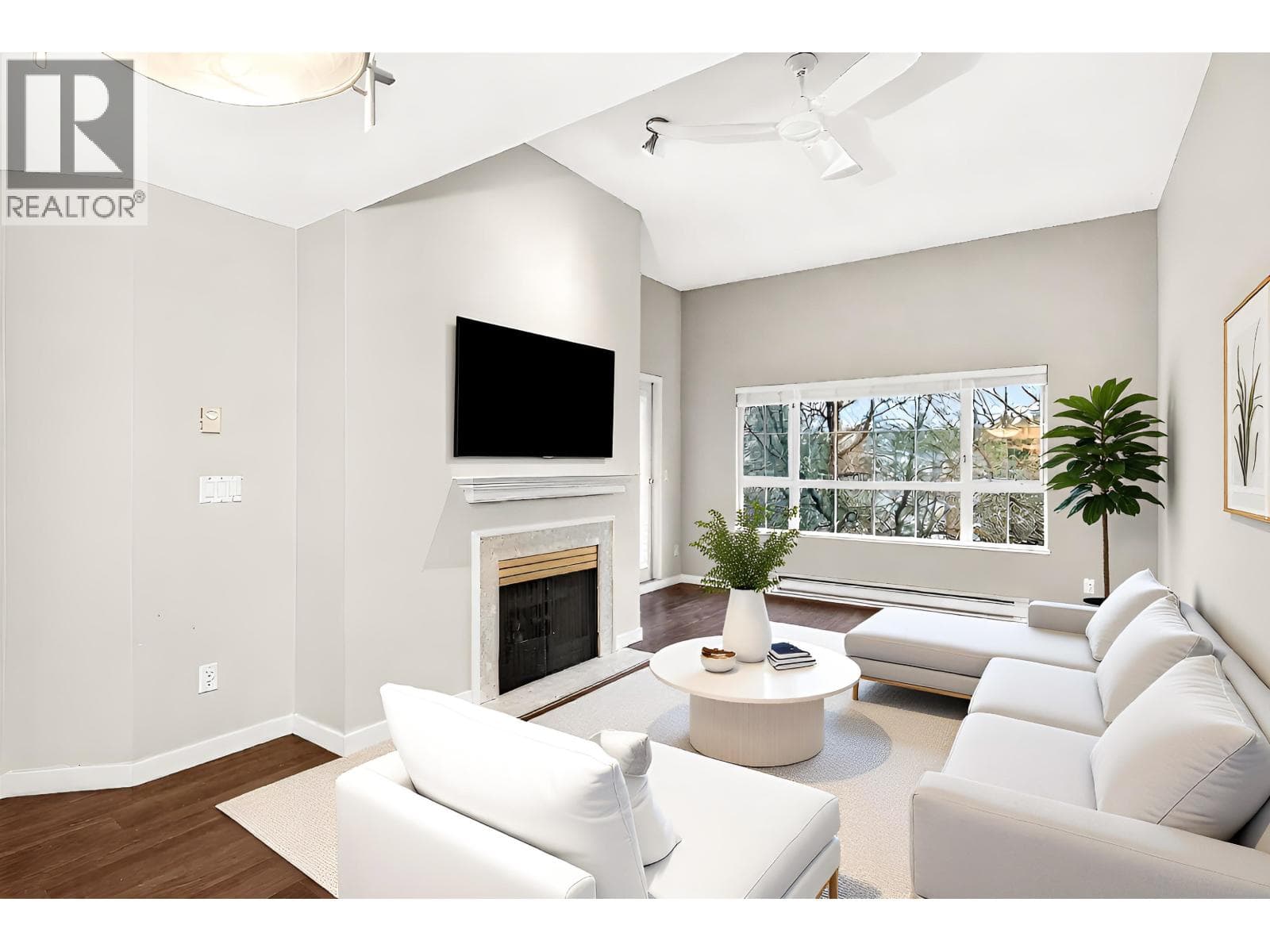 407 2970 PRINCESS CRESCENT