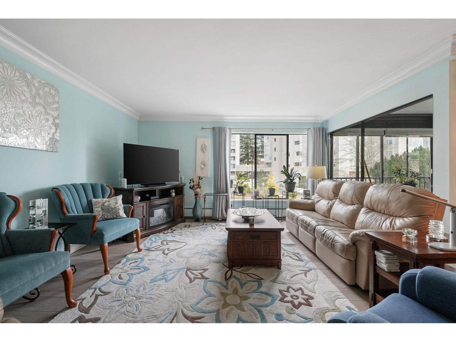 308 1437 FOSTER STREET