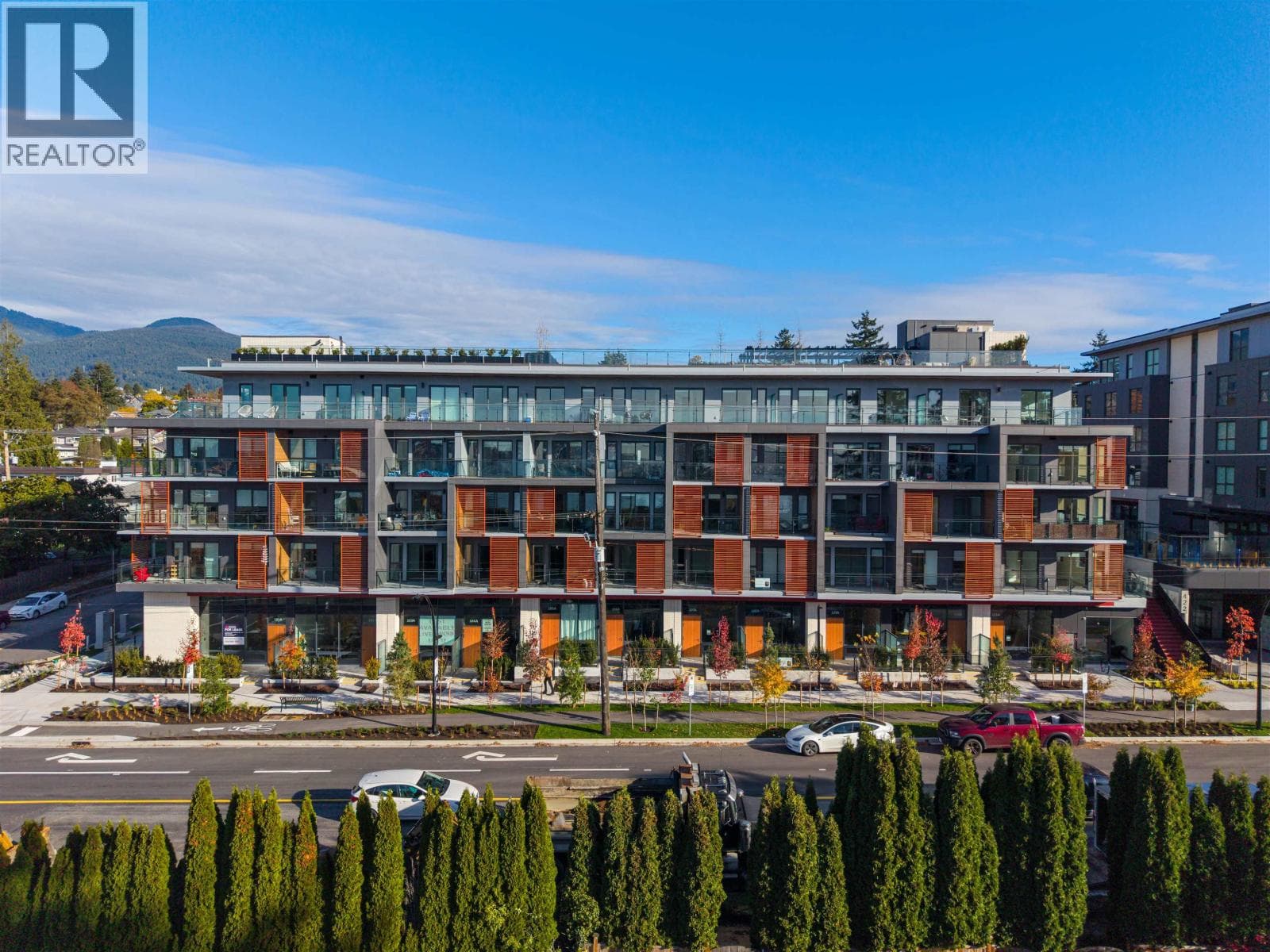 553 422 E 3RD STREET