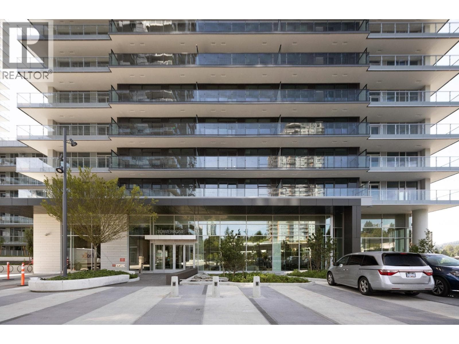 304 3809 EVERGREEN PLACE