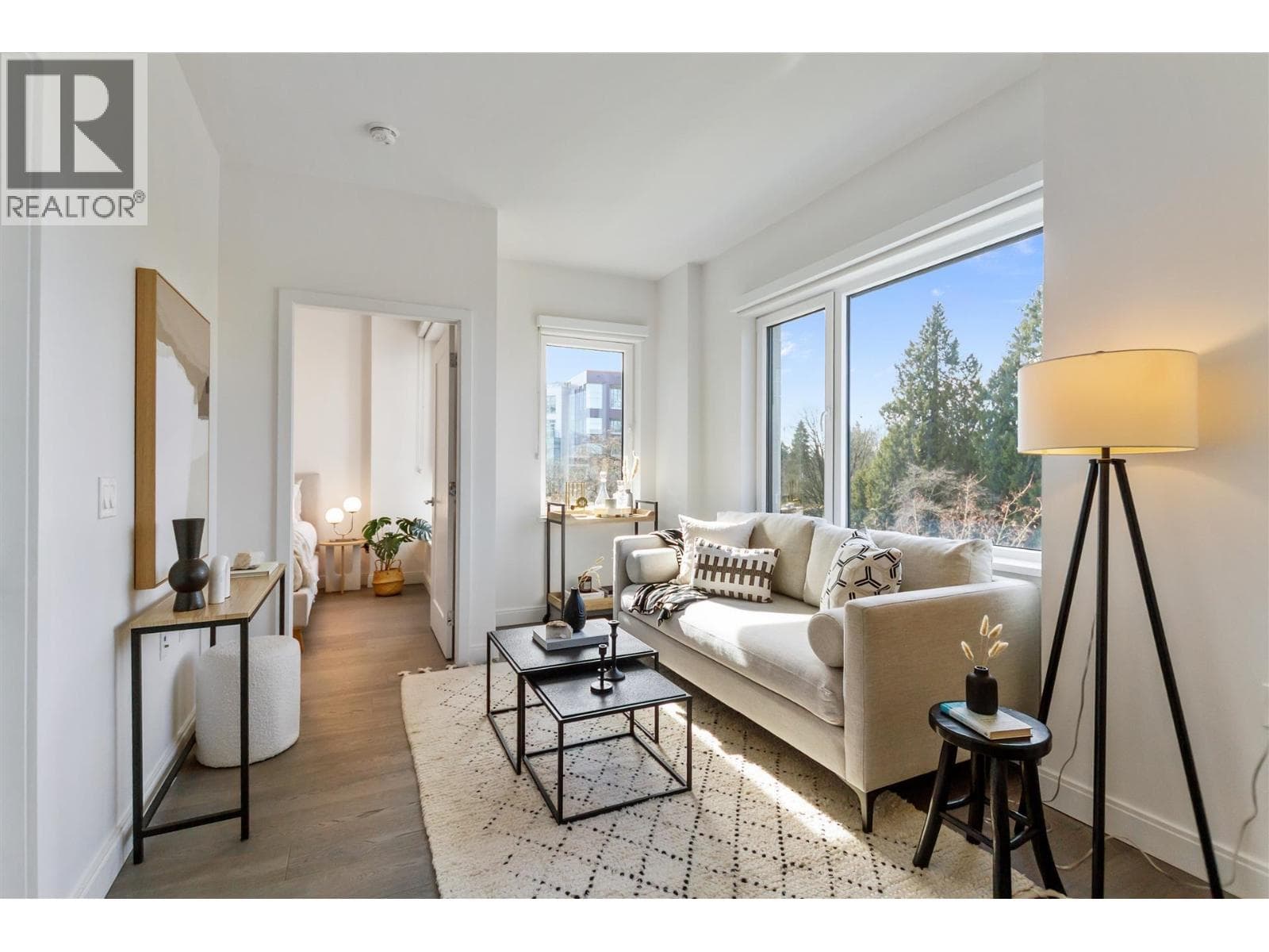 302 4908 CAMBIE STREET