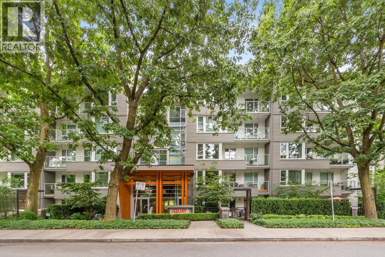 118 255 W 1ST STREET