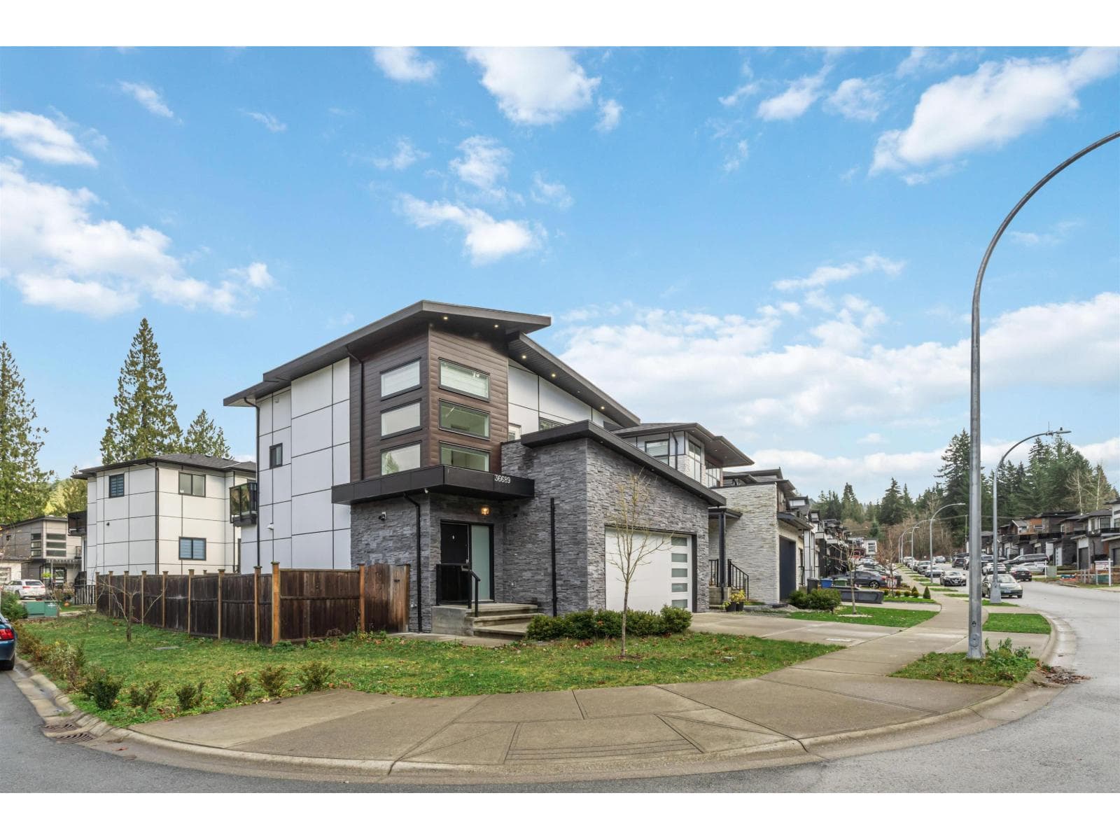 36689 DIANNE BROOK AVENUE