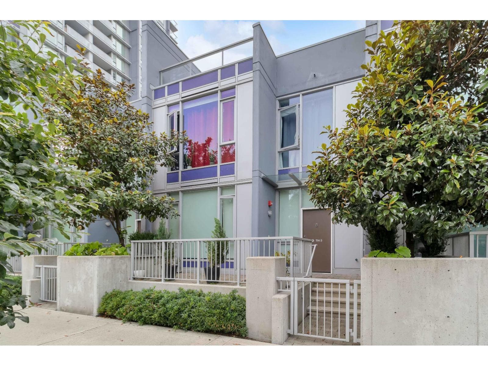 TH3 13720 100 AVENUE