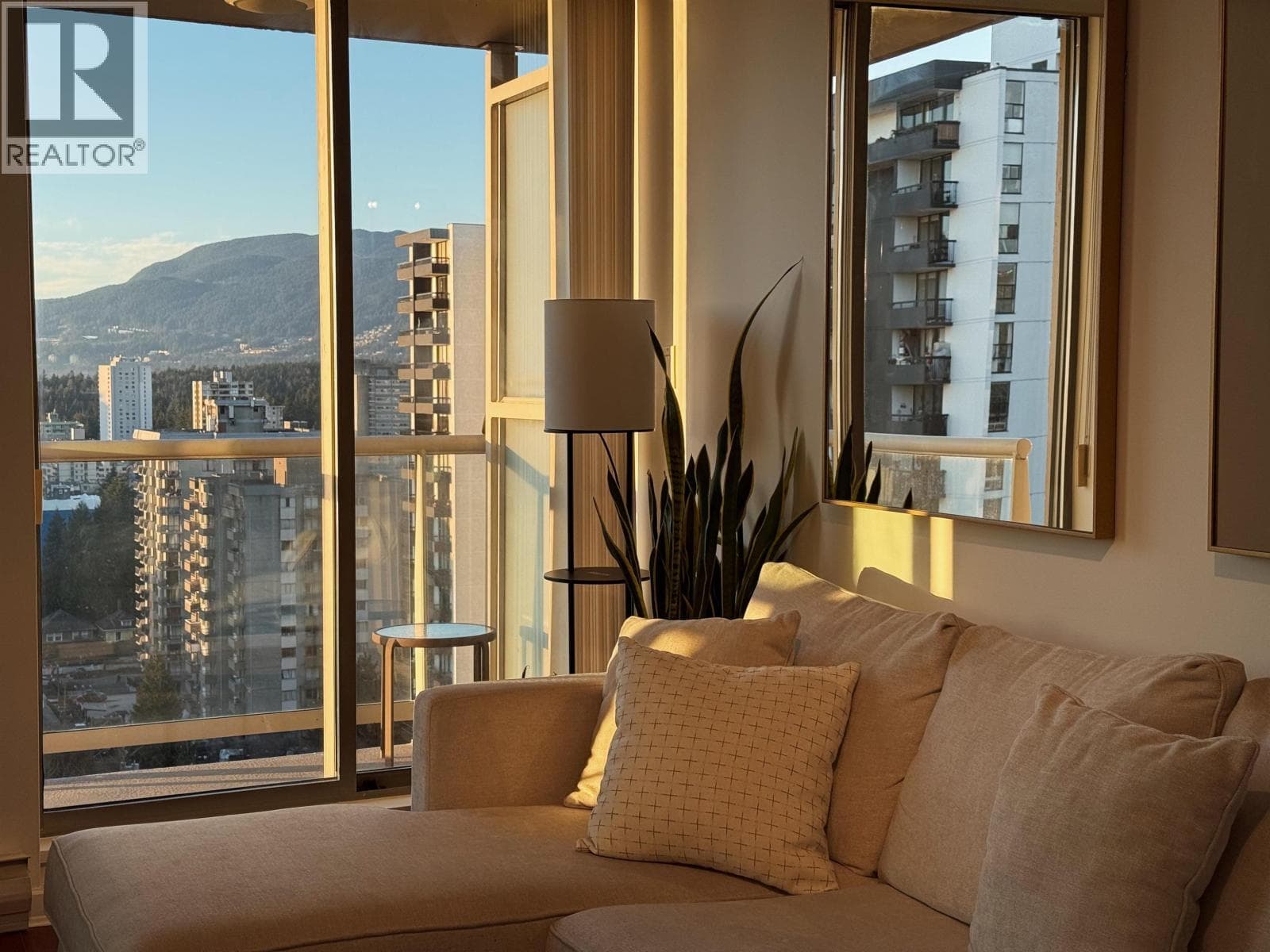 1207 1277 NELSON STREET