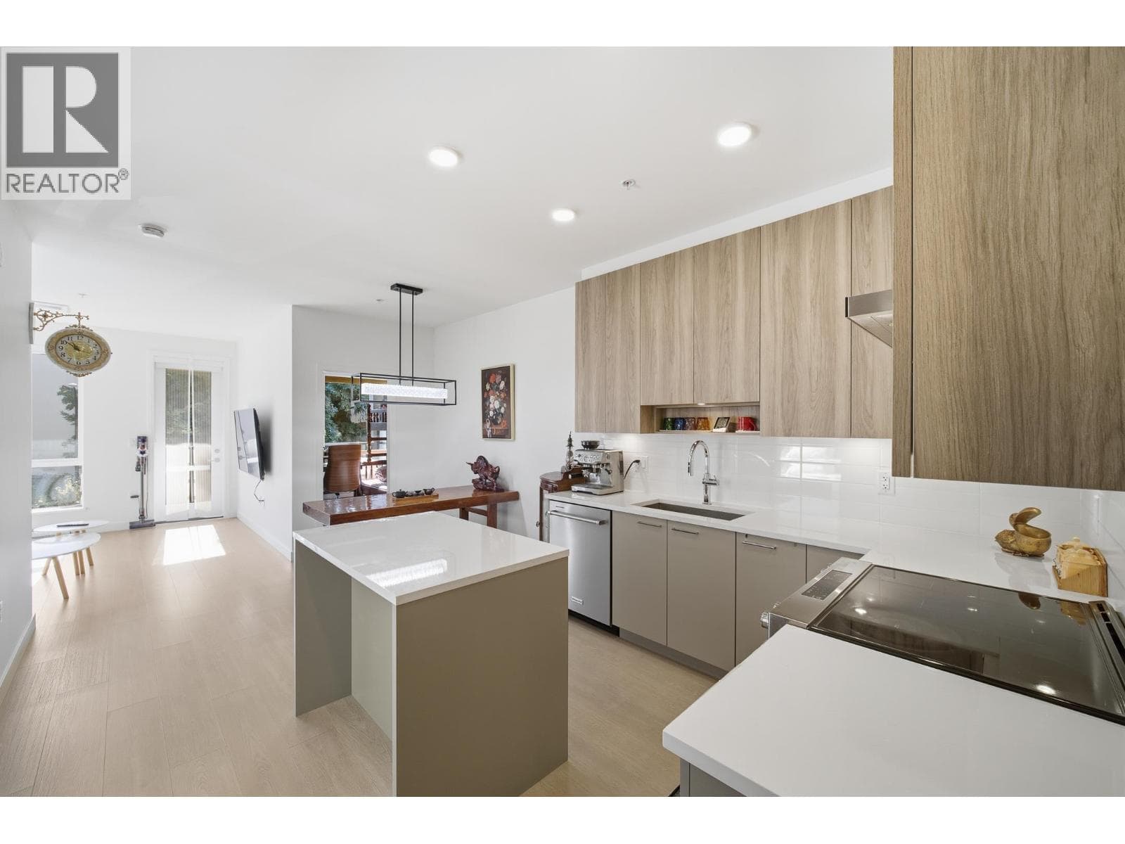 309 7588 16TH STREET