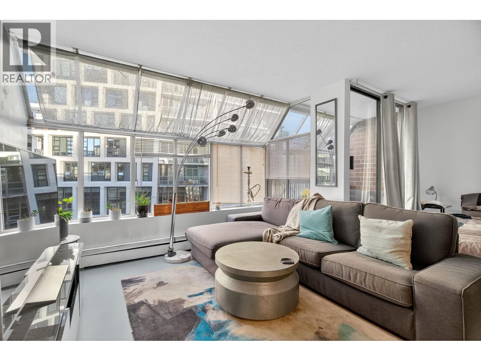 902 950 DRAKE STREET