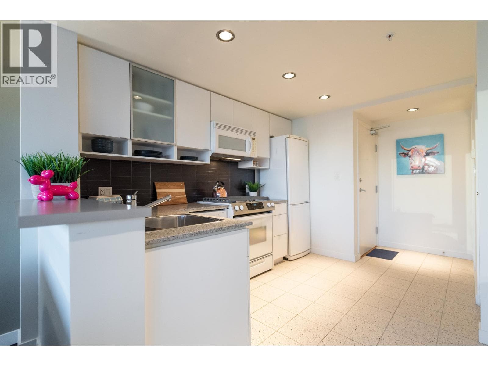 2106 939 EXPO BOULEVARD