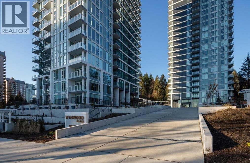 606 585 AUSTIN AVENUE