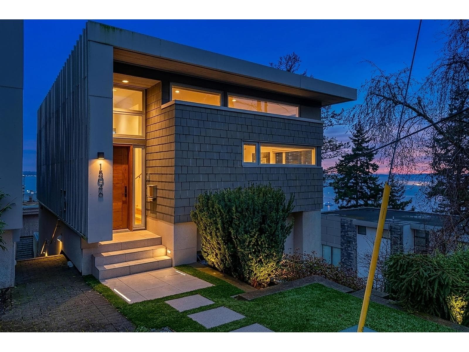 15046 BUENA VISTA AVENUE