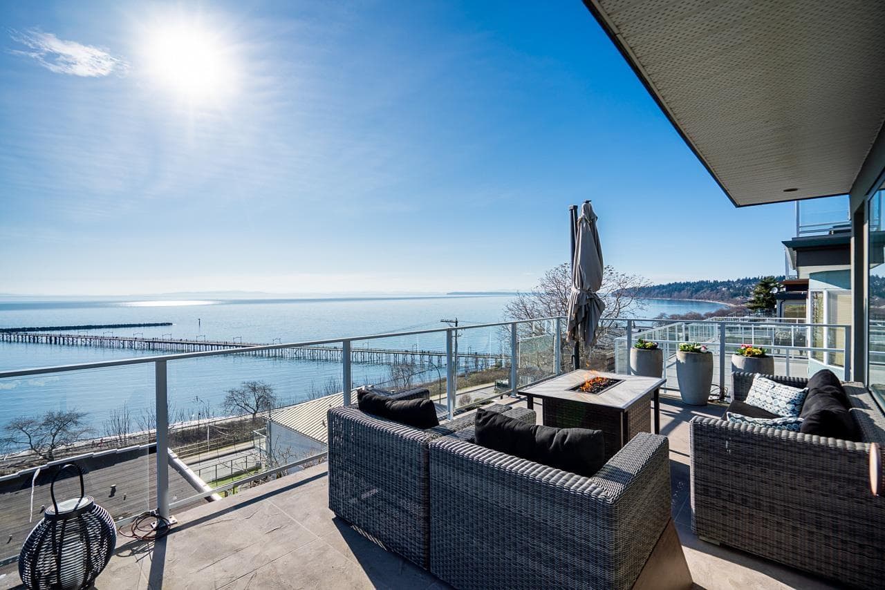 15118 VICTORIA AVENUE