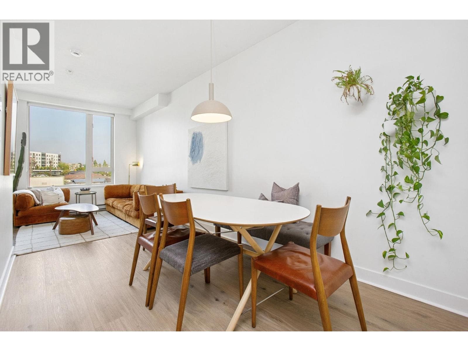 308 688 E 17TH AVENUE