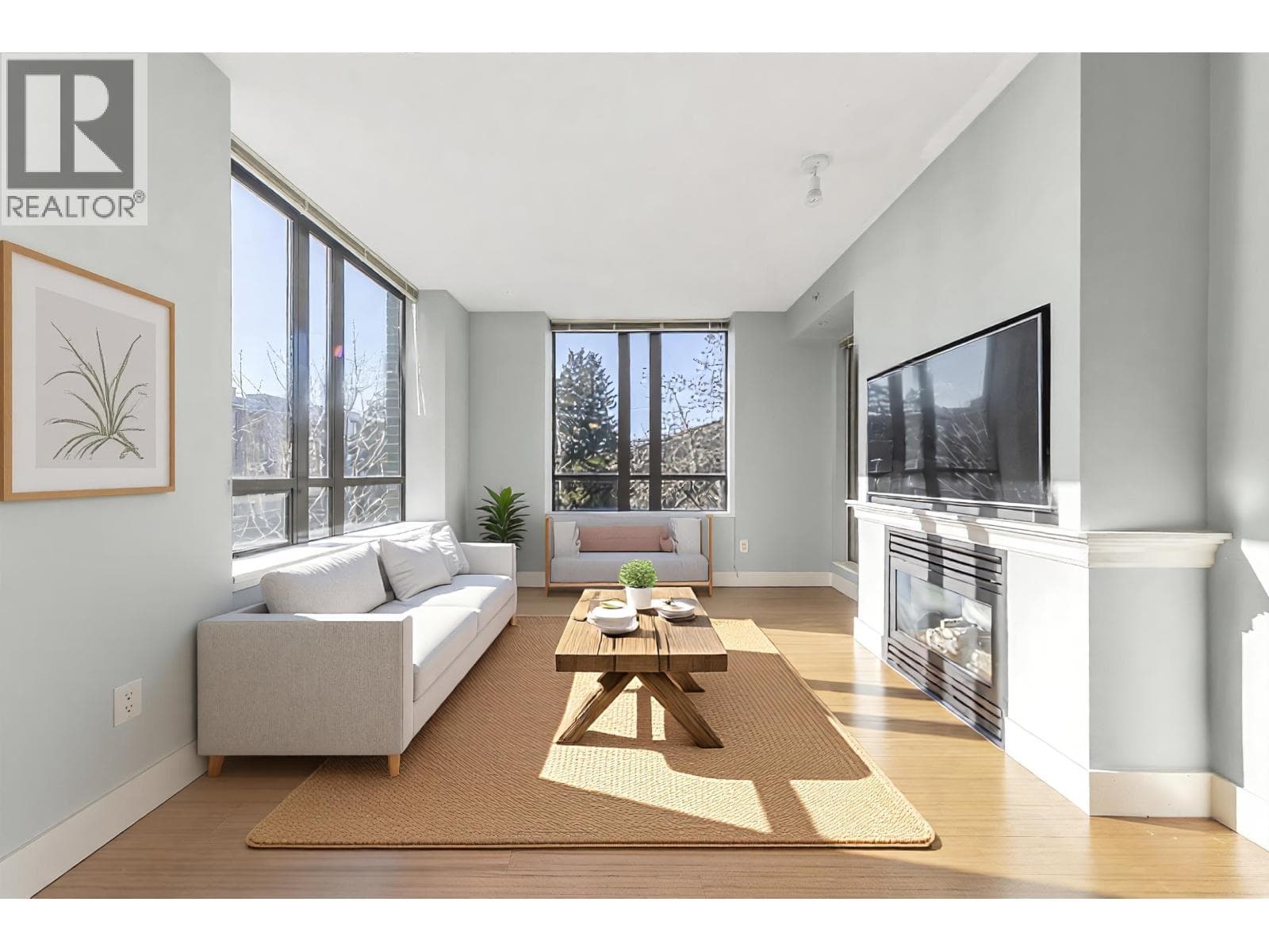 312 170 W 1ST STREET