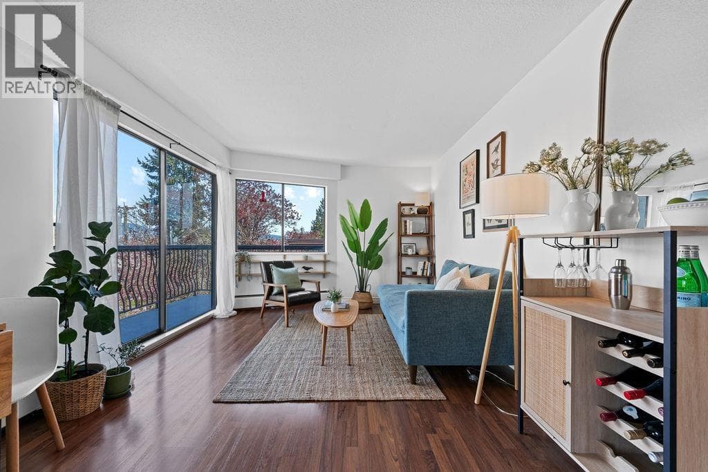 305 2330 MAPLE STREET